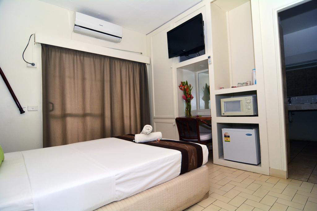 Coconut Palms Resort Vanuatu Port Vila Exterior photo