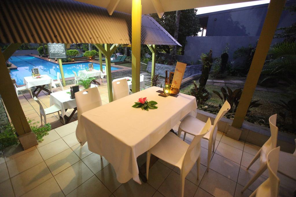 Coconut Palms Resort Vanuatu Port Vila Exterior photo
