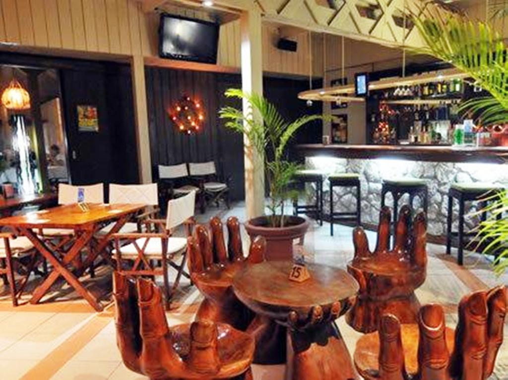 Coconut Palms Resort Vanuatu Port Vila Exterior photo